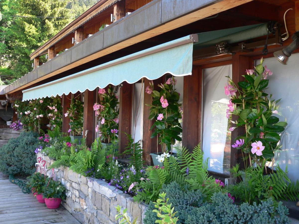 Les Chalets-Hotel De La Croix-Fry Manigod Exterior photo